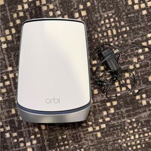 NETGEAR Orbi RBR850 Tri-Band 5 GHz Wireless Mesh Router WiFi 6 AX6000